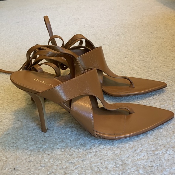 Women Heels - Picture 2 of 7